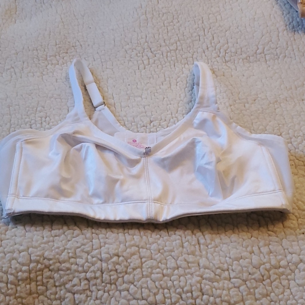 NWOT Breezies White Bra Size 38C